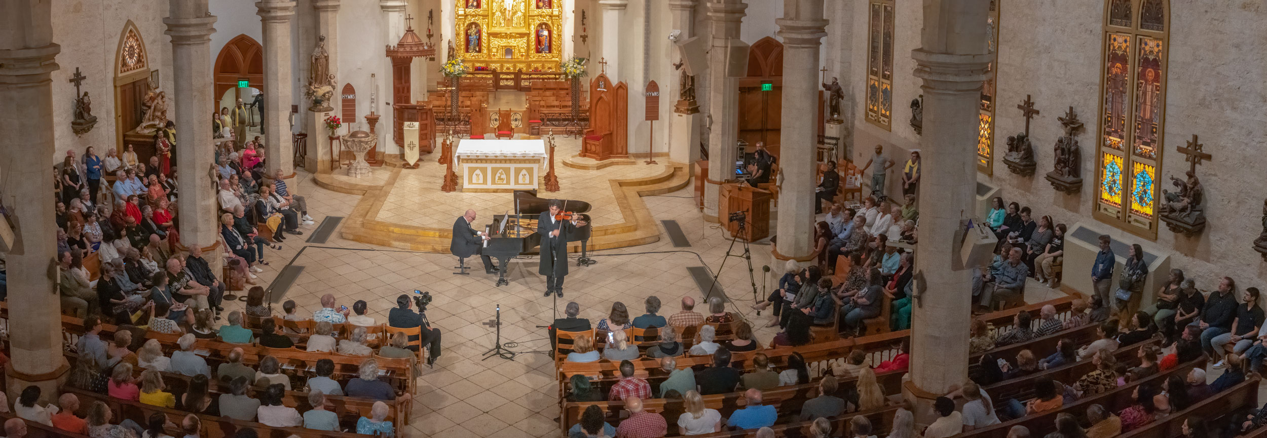 Duo Baldo comedy ensemble performs in the San Fernando Cathedral